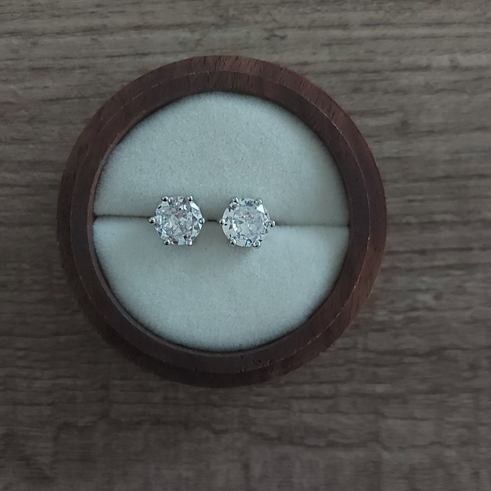 Platinum Plated 925 Silver Sterling Cubic Zircon Stud Earrings 7mm - Picture 8 of 8